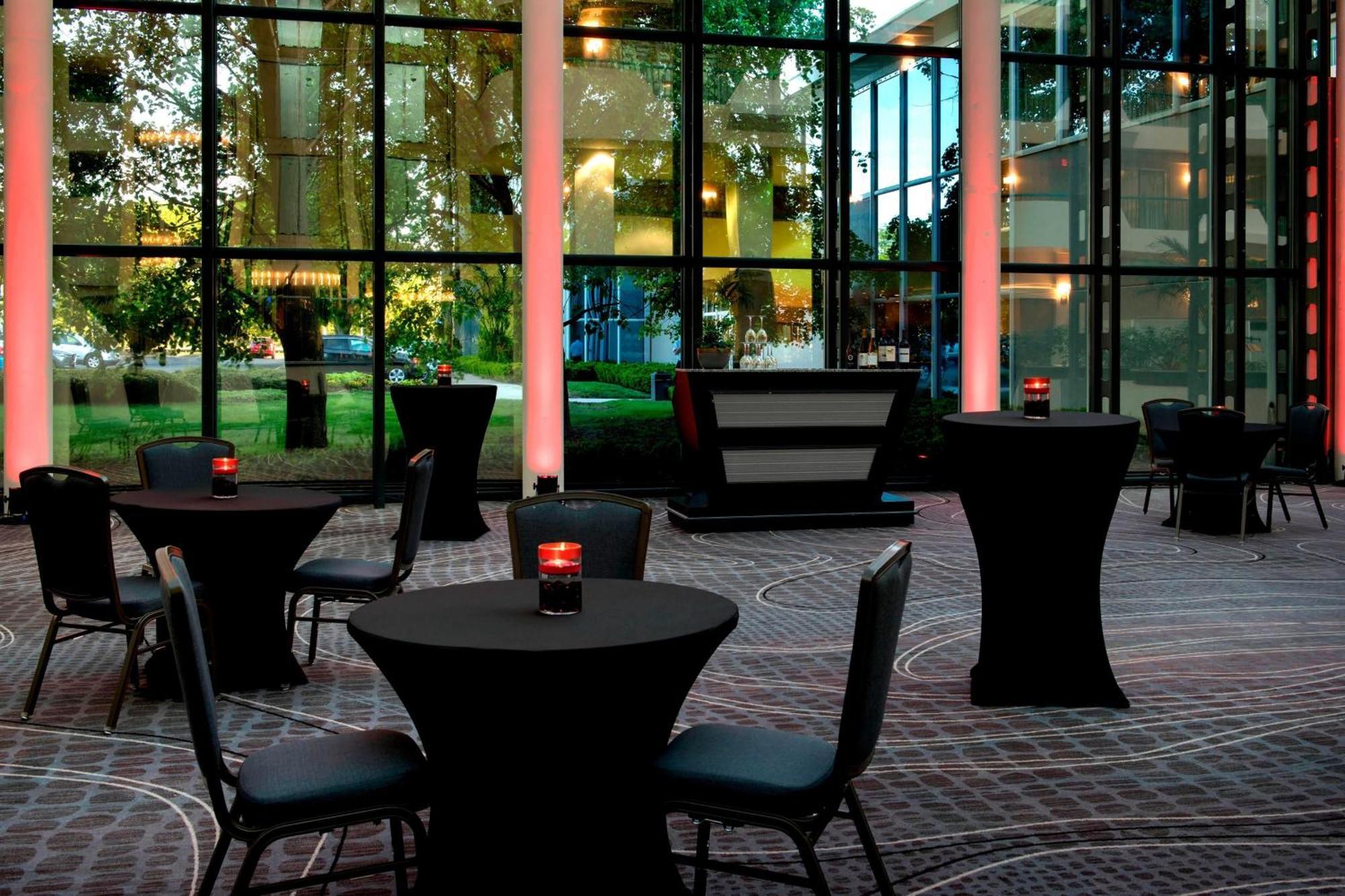 Marriott Melville Long Island Bagian luar foto