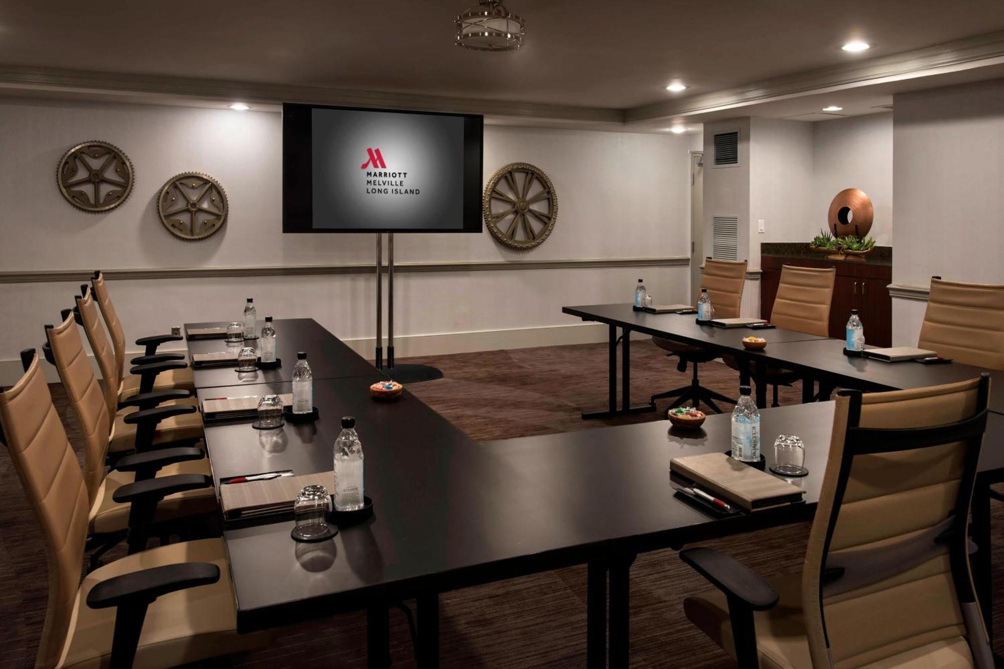 Marriott Melville Long Island Bagian luar foto