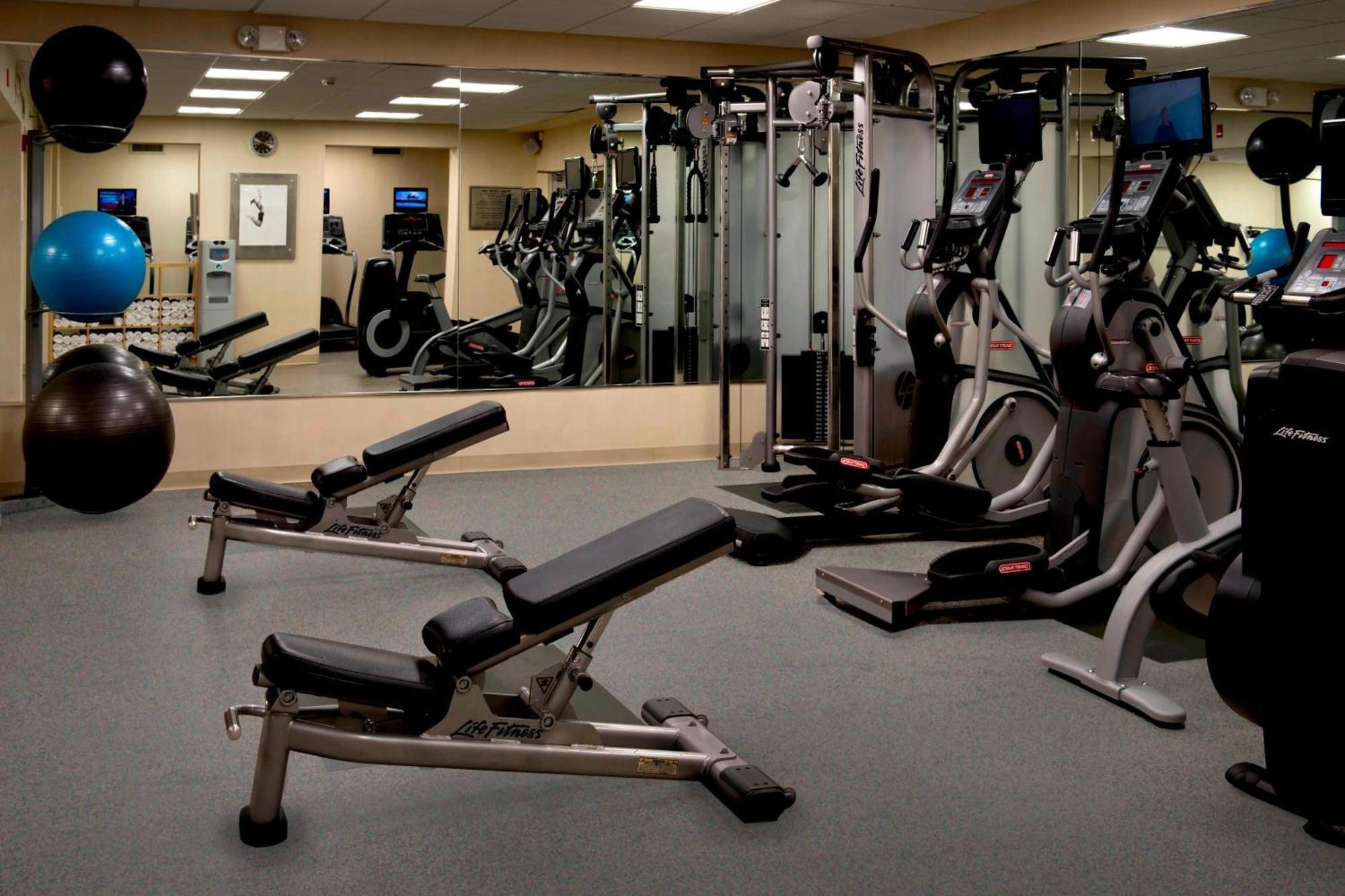 Marriott Melville Long Island Bagian luar foto